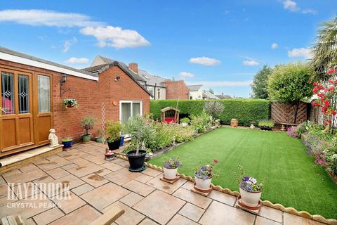 4 bedroom detached house for sale, Rotherham Road, Swallownest