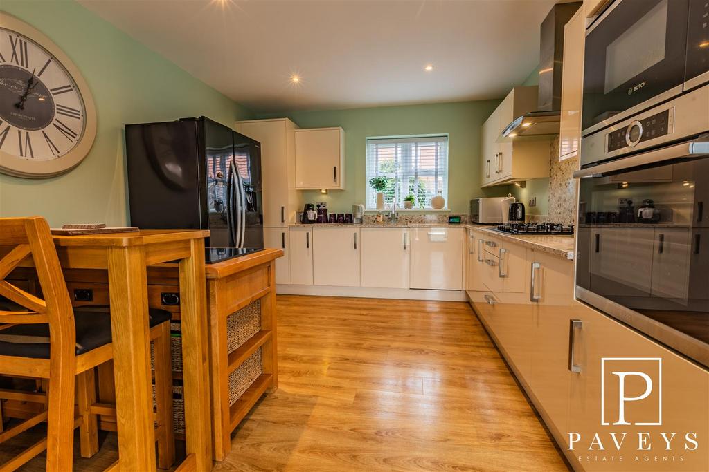 Kitchen breakfast room