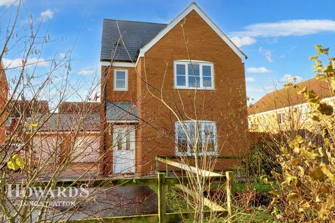 4 bedroom detached house for sale, Thresher Way, Harleston