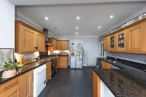 5 bedroom detached house for sale, Bean Road, South Bexleyheath, DA6