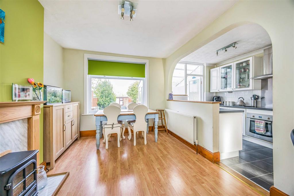 137 Stanley Avenue, Baffins-Small-Portico Marketing