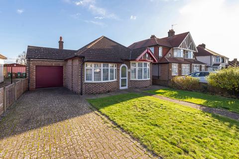 3 bedroom detached bungalow for sale, Bedonwell Road, Bexleyheath, DA7