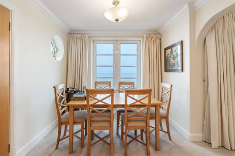 3 bedroom flat for sale, Steyne Gardens, Worthing, West Sussex, BN11