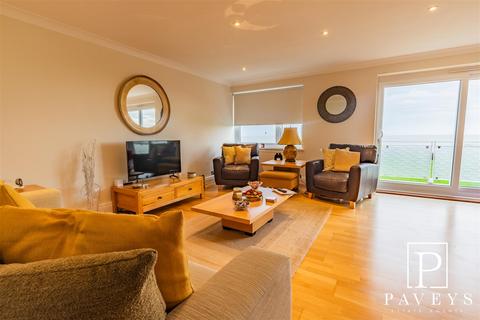 2 bedroom flat for sale, Marine Court The Esplanade, Frinton-On-Sea