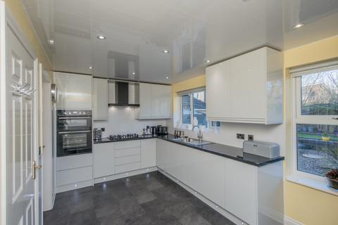 4 bedroom detached house for sale, Winscar Avenue, Clayton Heights, Bradford, BD6