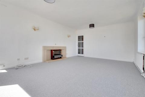 2 bedroom flat for sale, West Parade, Worthing