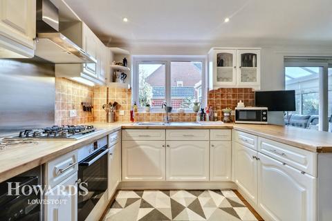 3 bedroom detached house for sale, Jenkins Green, Lowestoft