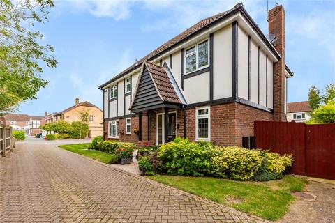 4 bedroom detached house for sale, Lampern Crescent, Billericay, Essex, CM12