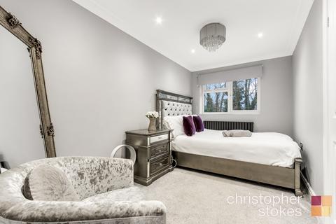 25 Upper Shott, Cheshunt, Waltham Cross, EN7 6DR