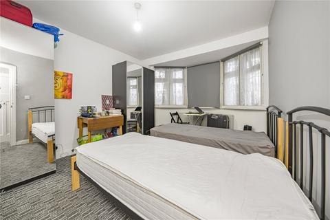 42 North Drive, Hounslow, TW3 1PU