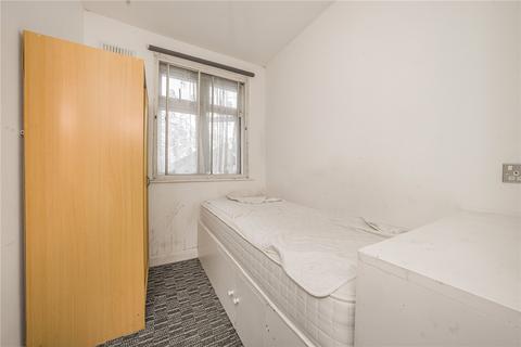 42 North Drive, Hounslow, TW3 1PU
