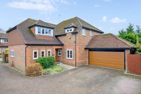 5 bedroom detached house for sale, Damask Close, Tring