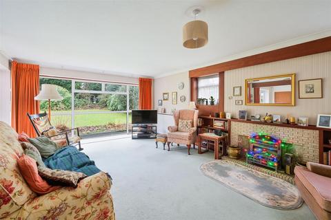 4 bedroom detached house for sale, Great Ellshams, Banstead