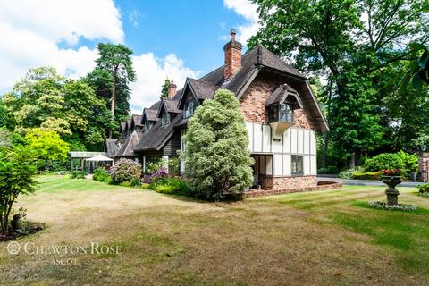 5 bedroom detached house for sale, Larch Avenue, Ascot