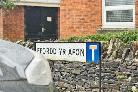 2 bedroom flat for sale, Ffordd YR Afon, Gorseinon, Swansea, West Glamorgan, SA4