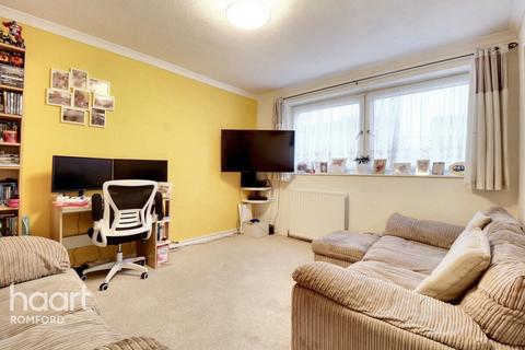 2 bedroom apartment for sale, Great Cullings, Romford, RM7 0YL