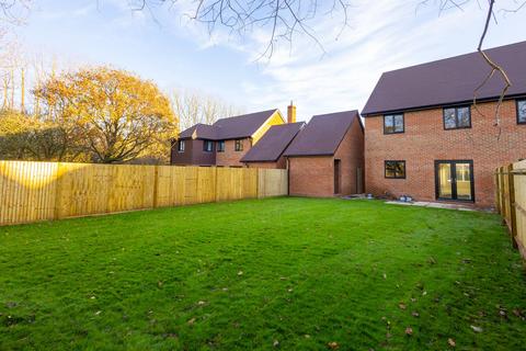 3 bedroom detached house for sale, Abbey Way, Ashford TN24