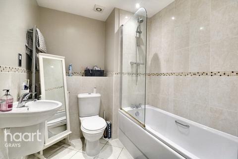 2 bedroom end of terrace house for sale, Welling Road, Grays