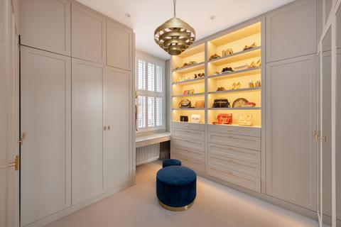 81 Woodstock Road, London, W4 1EE