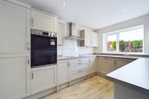 4 bedroom semi-detached house for sale, Durham Avenue, Nottingham NG2