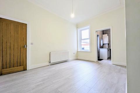 2 bedroom flat for sale, Mowbray Road, South Shields, NE33