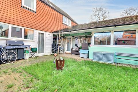 101 Gibbwin, Great Linford, Milton Keynes, MK14 5DH