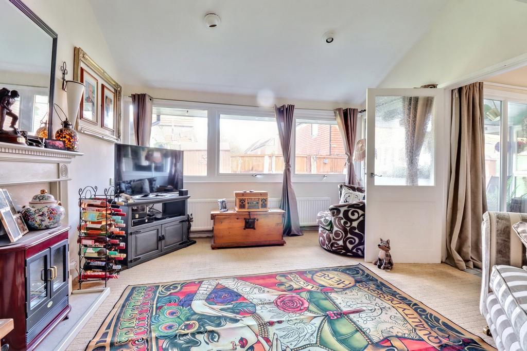 Sitting/Annexe Room