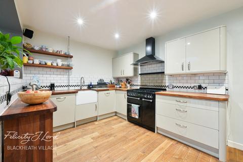 4 bedroom terraced house for sale, Casterbridge Road, London