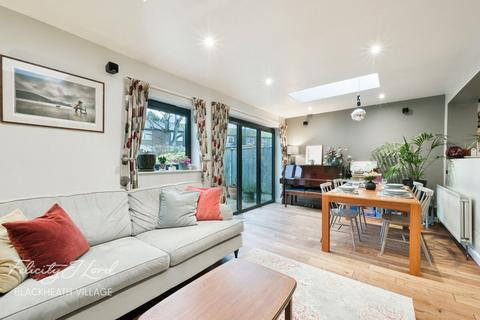 4 bedroom terraced house for sale, Casterbridge Road, London