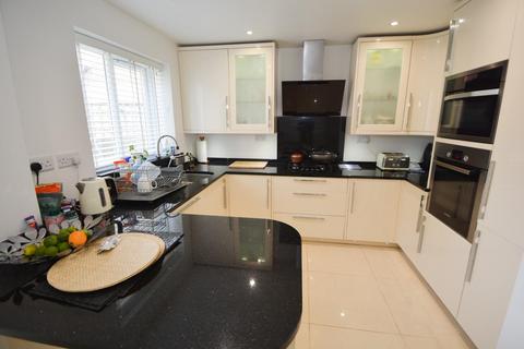 4 bedroom semi-detached house for sale, Welbeck Road, Harrow, HA2 0RP