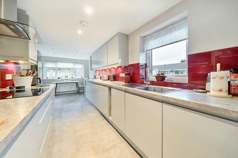 64 Heathfield Park, Midhurst, GU29 9HL
