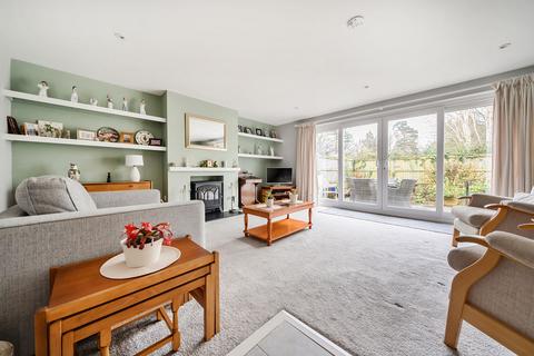 64 Heathfield Park, Midhurst, GU29 9HL