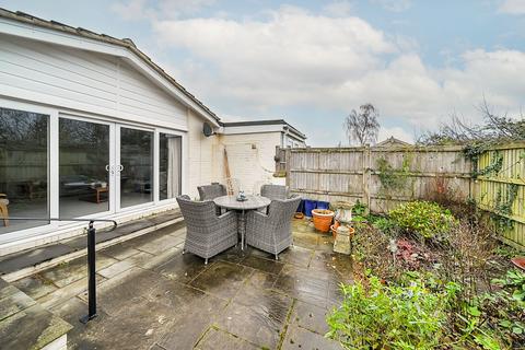 64 Heathfield Park, Midhurst, GU29 9HL
