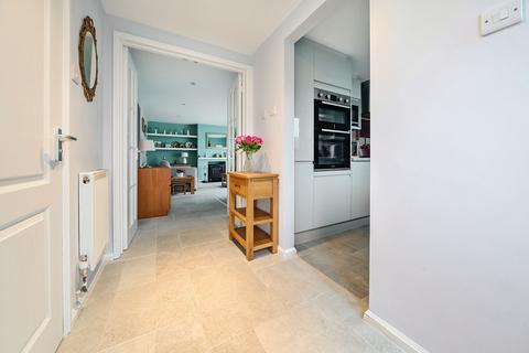 64 Heathfield Park, Midhurst, GU29 9HL