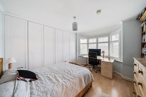 6 Rickman Hill, Coulsdon, CR5 3DL