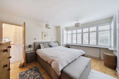 6 Rickman Hill, Coulsdon, CR5 3DL