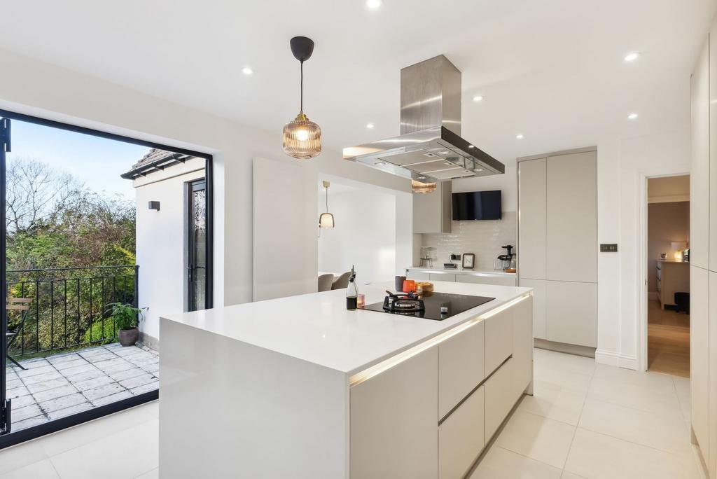 Kitchen / Breakfast Room