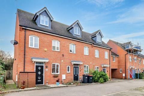 3 bedroom end of terrace house for sale, Hopton Grove, Newport Pagnell