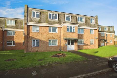 2 bedroom flat to rent, Trent Road, Swindon SN25