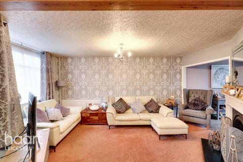 3 bedroom semi-detached house for sale, Castleford Road, Leicester