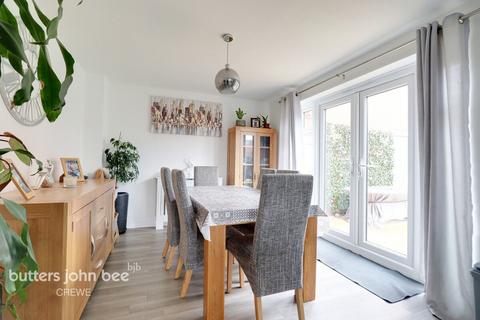 13 Springbank Road, Shavington, Crewe, CW2 5UN