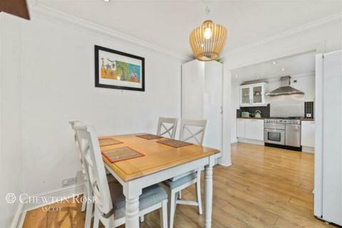 undefined, Kennel Close, Ascot