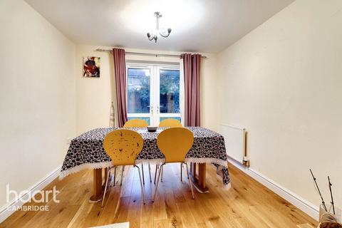 21 The Orchards, Cambridge, CB1 9HD