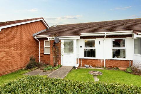 2 bedroom terraced bungalow for sale, Burford Gardens, Evesham, WR11