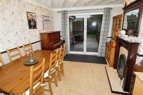 3 bedroom semi-detached house for sale, Queens Drive, Sandbach