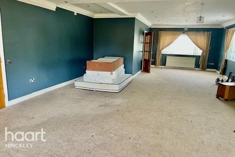 undefined, EARL SHILTON LE9