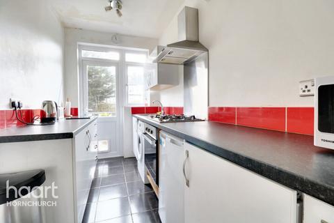 3 bedroom end of terrace house for sale, Dorrington Gardens, Hornchurch