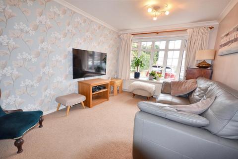 4 bedroom detached house for sale, Foxwood Close, Stone