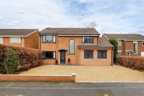 4 bedroom detached house for sale, Crofters Way, Chester CH1