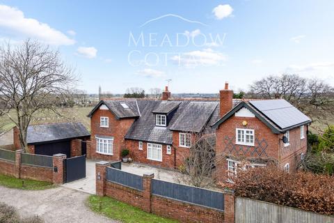 5 bedroom detached house for sale, Meadow Lane, Rossett, LL12